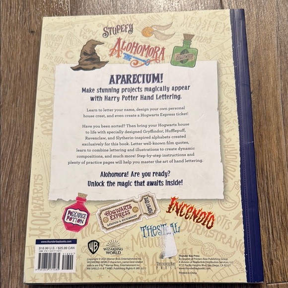 Warner Bros. Harry Potter Hand Lettering Book - Blue, Red, Yellow - Picture 2 of 3